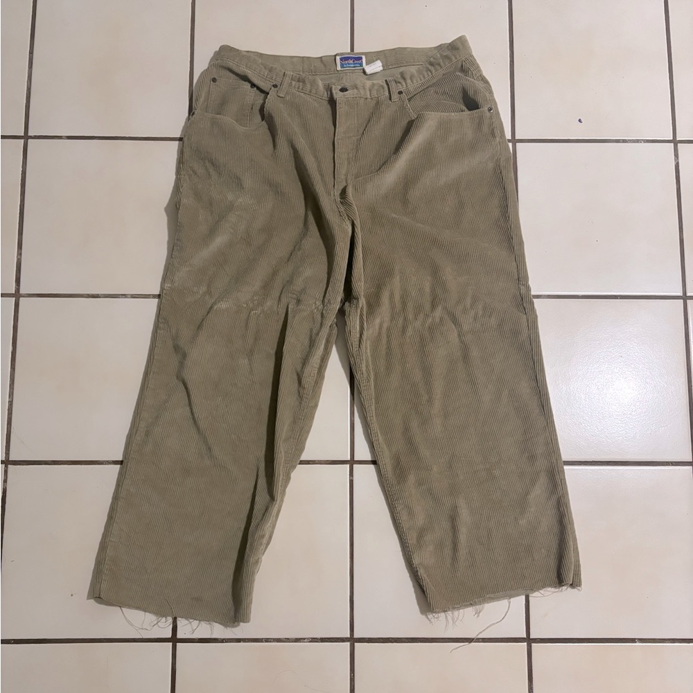 Hemmed bottoms, measured at L40